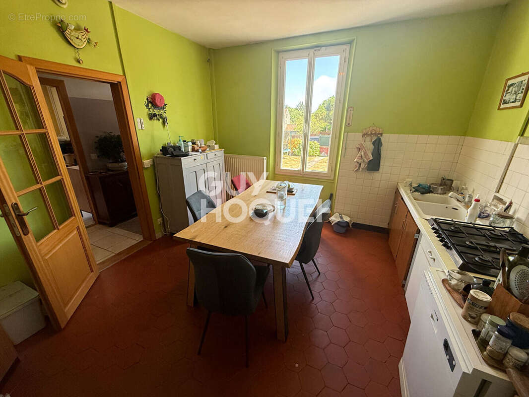 Maison familiale d'environ 155 M2 à proximité de Montigny Sur Loing avec 6 chambres sur une parcelle de 2165 m2. - photo 8
