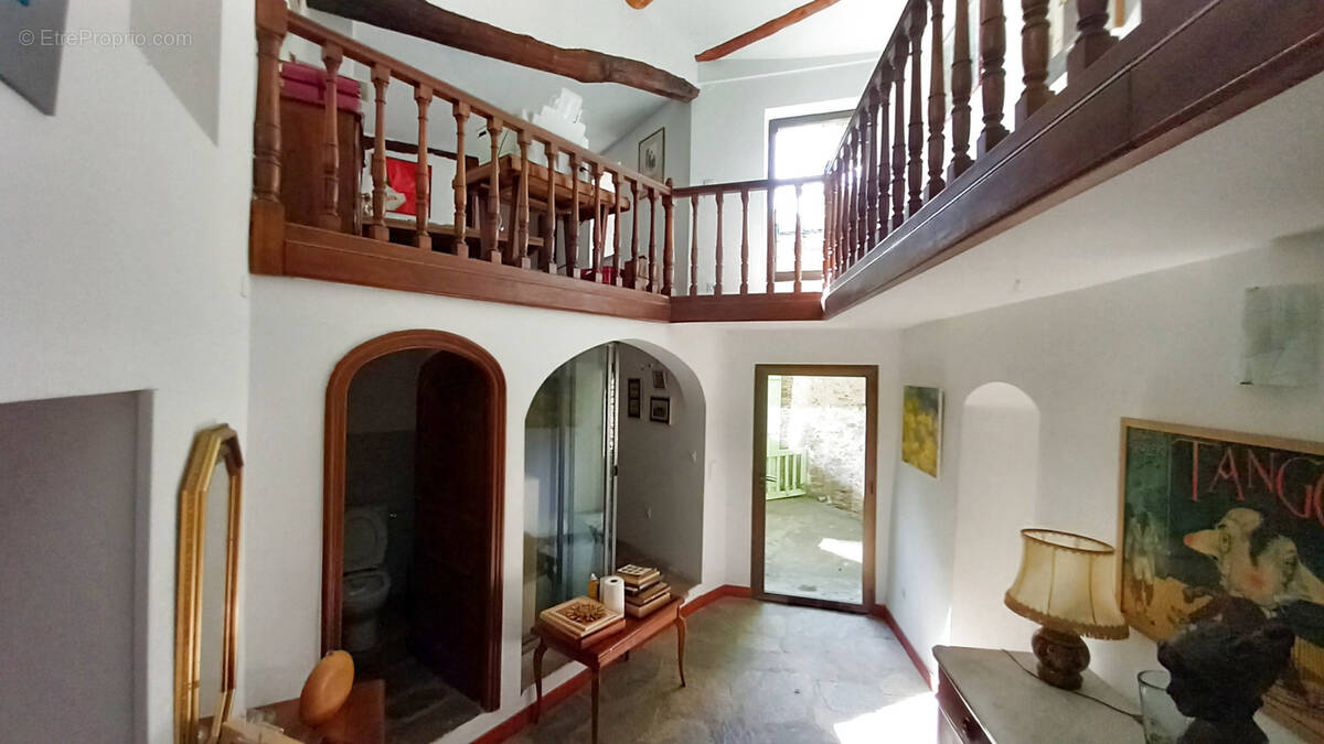 Maison à COLOMBIERES-SUR-ORB