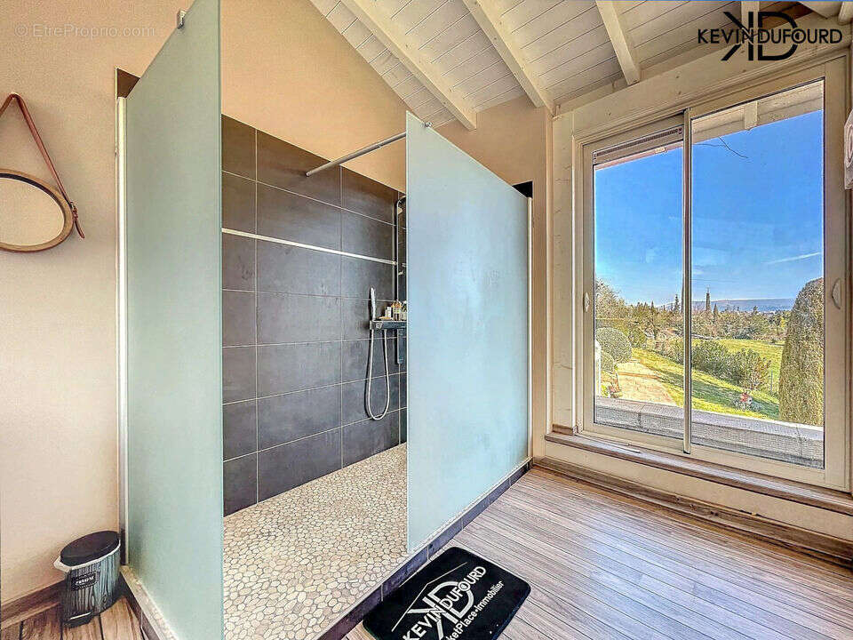 Maison à SAINT-ETIENNE-DE-FONTBELLON