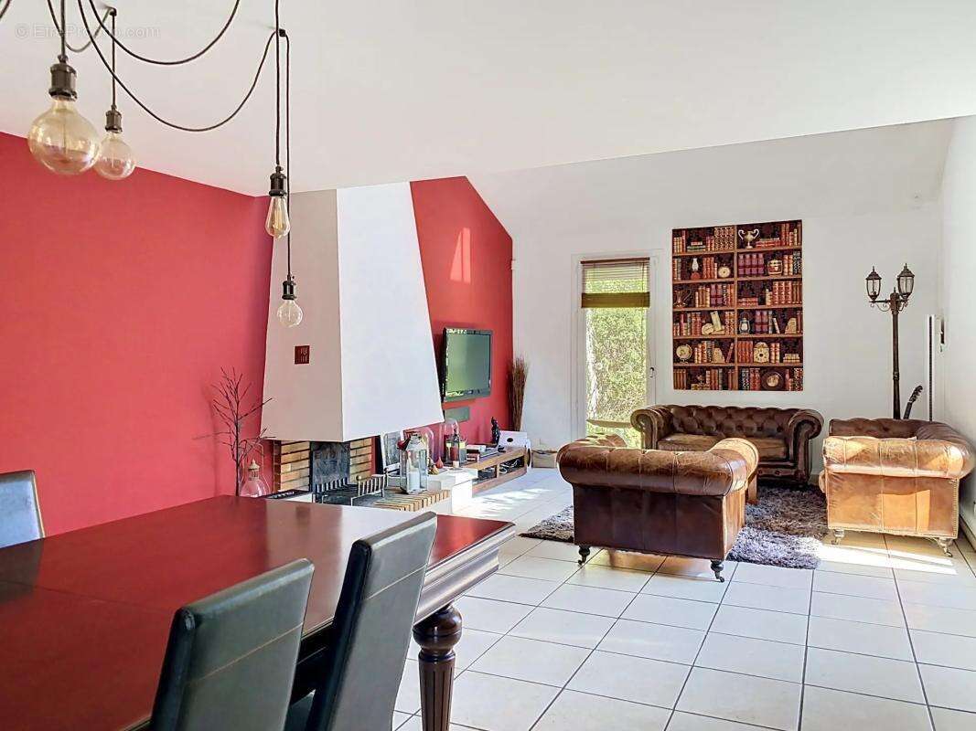 Maison à COMBS-LA-VILLE