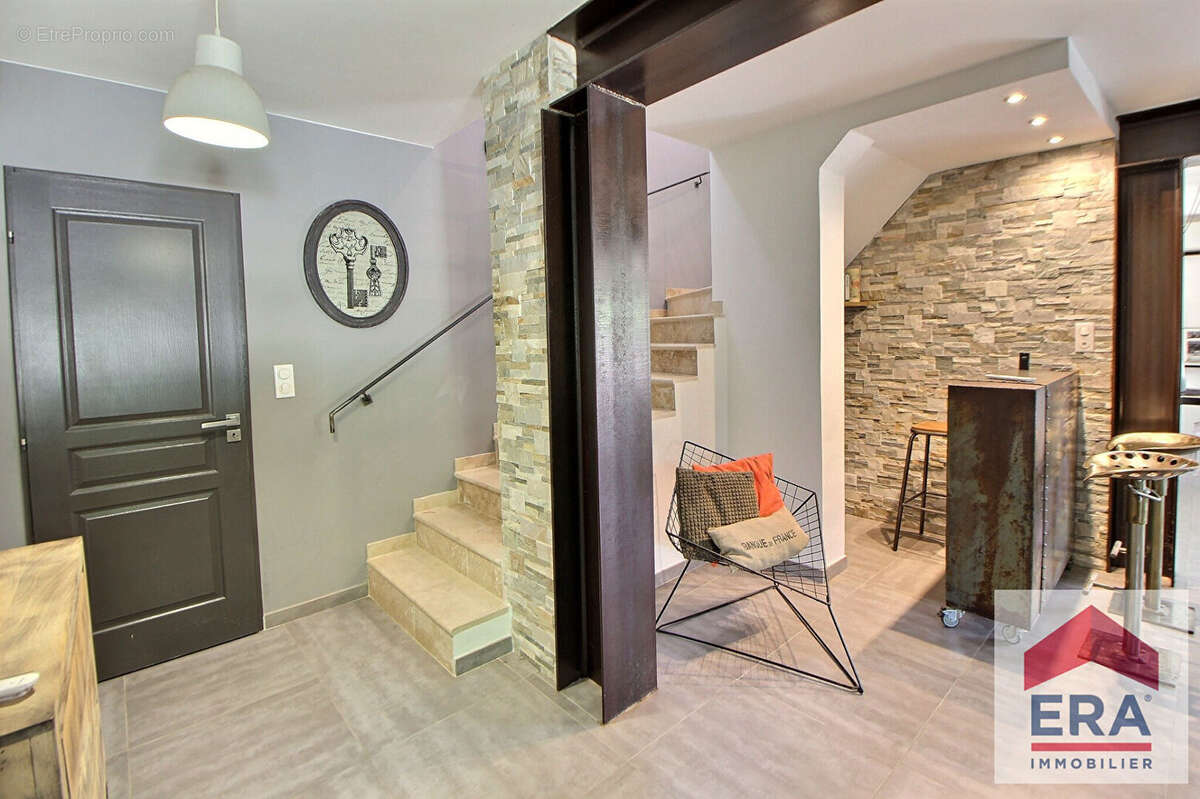 Maison à UCHAUX