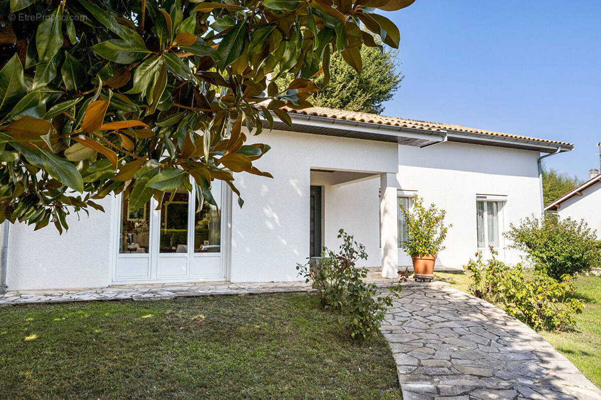 Maison à LEOGNAN