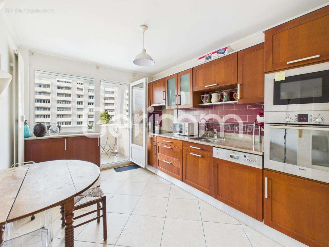 Appartement à MEYLAN
