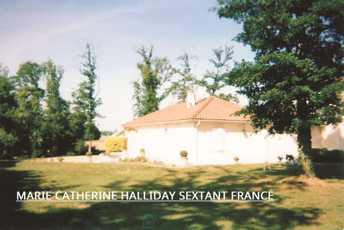 Maison de charme sur terrain de 14000 m2 - photo 10