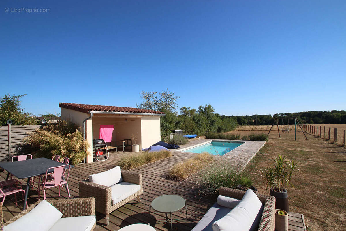 Villa entièrement climatise avec piscine - photo 2