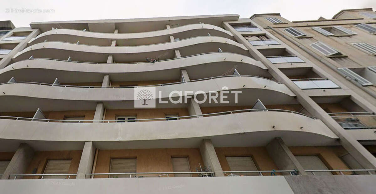 Appartement à MARSEILLE-5E