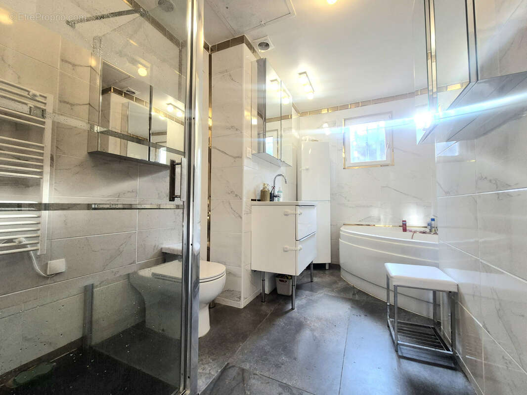 Maison à PLAN-DE-LA-TOUR