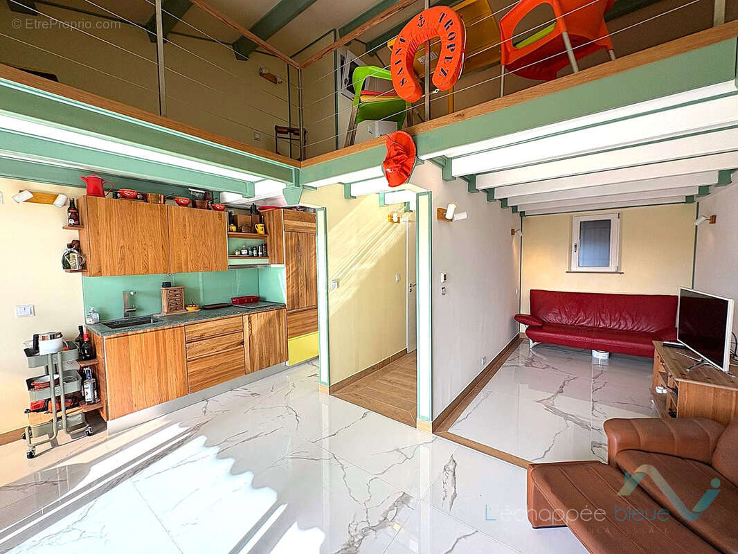 Appartement à GASSIN