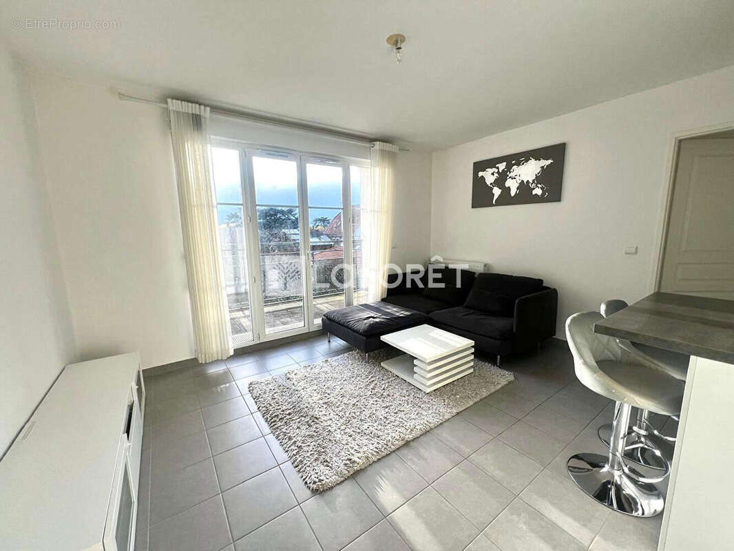 Appartement à SARTROUVILLE