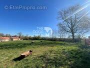 Terrain à JONCHERY