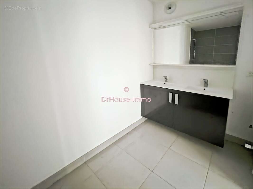 Appartement 56 m² à Bussy-Saint-Georges  - photo 62