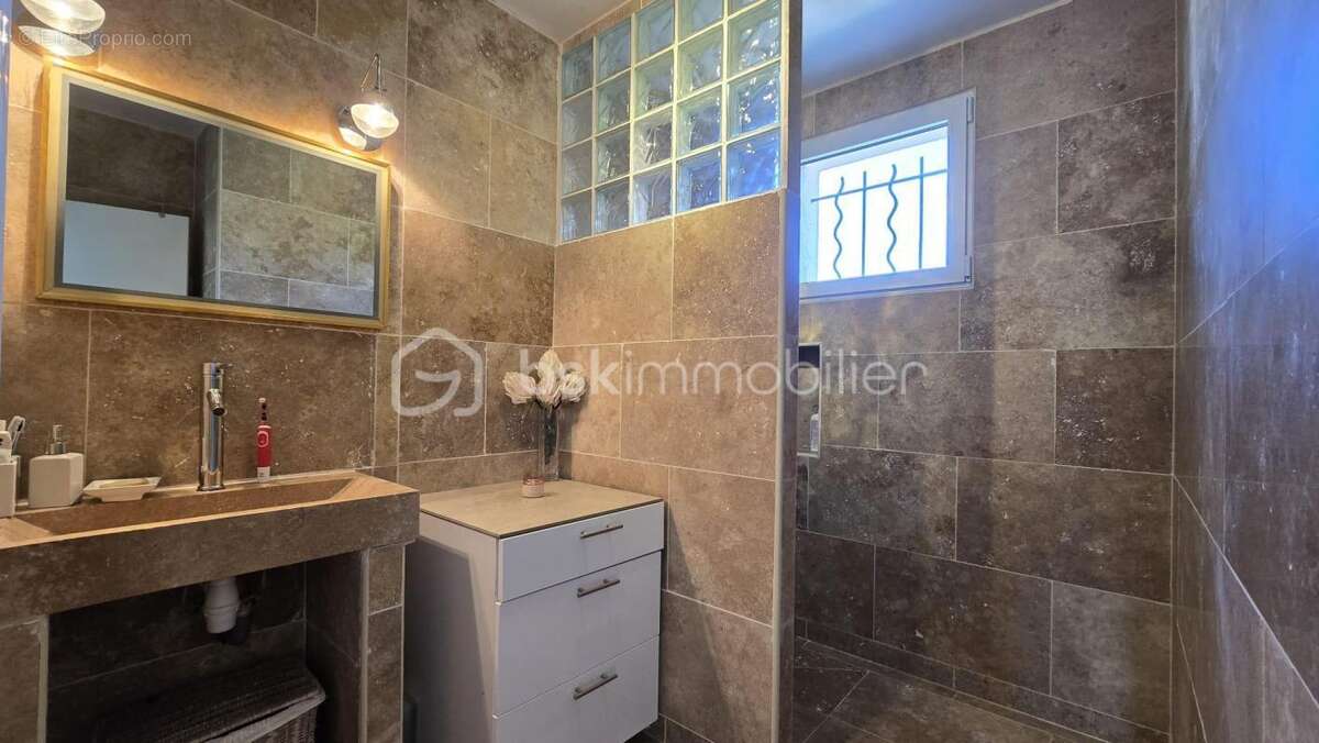 Maison à BAGNOLS-SUR-CEZE