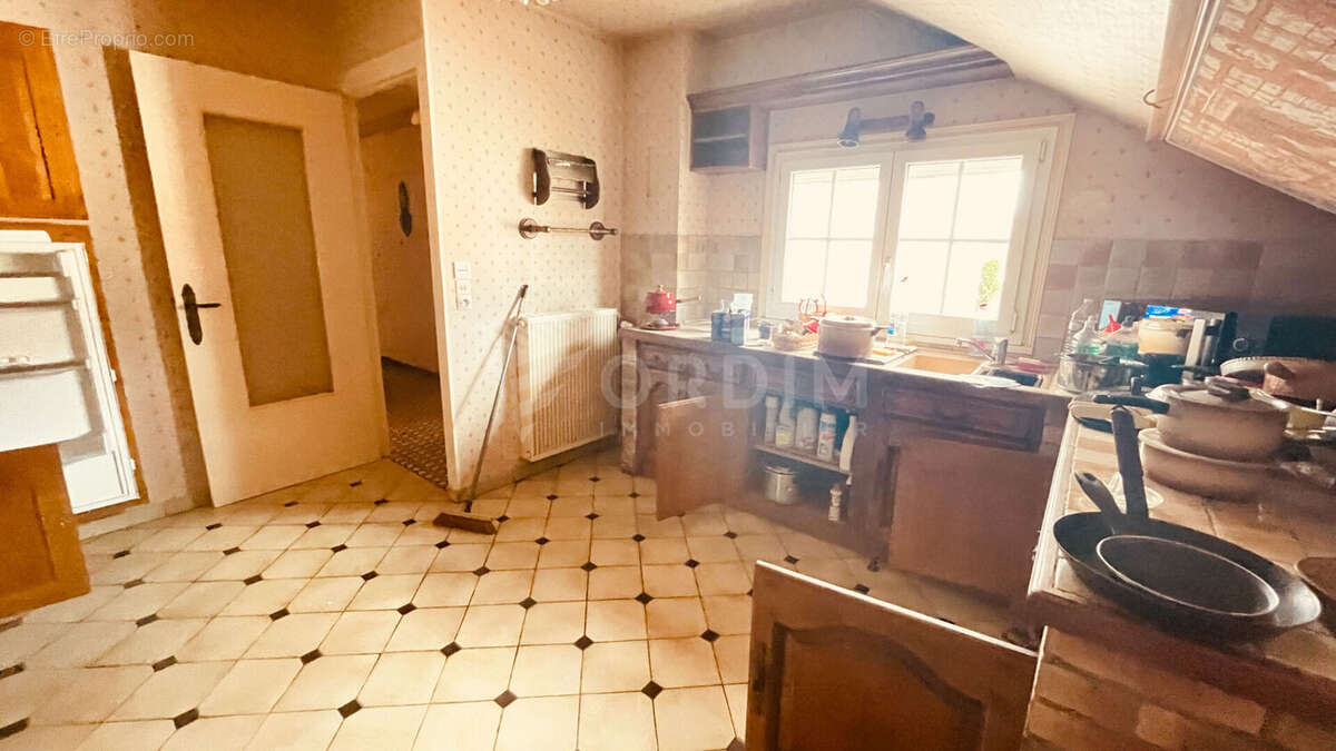 Maison 212 m² à Courgis  - photo 10