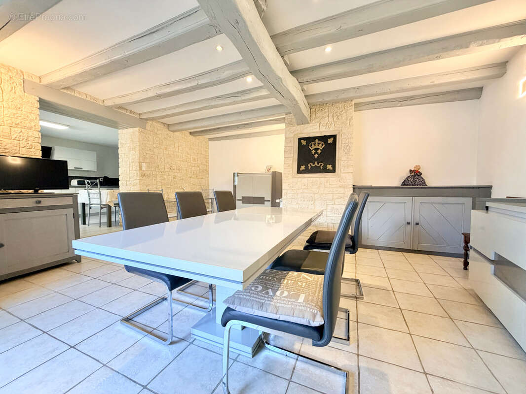 Maison à CHOLOY-MENILLOT