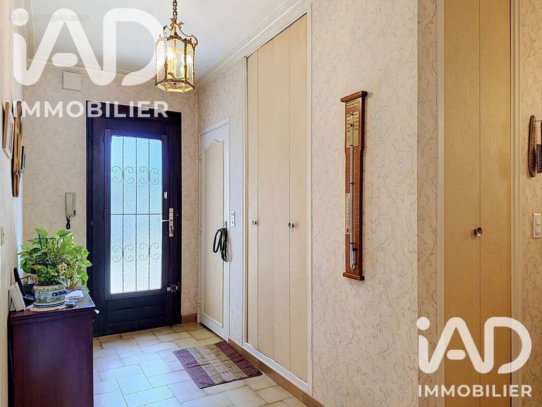 Maison 177 m² à Conflans-Sur-Loing  - photo 3
