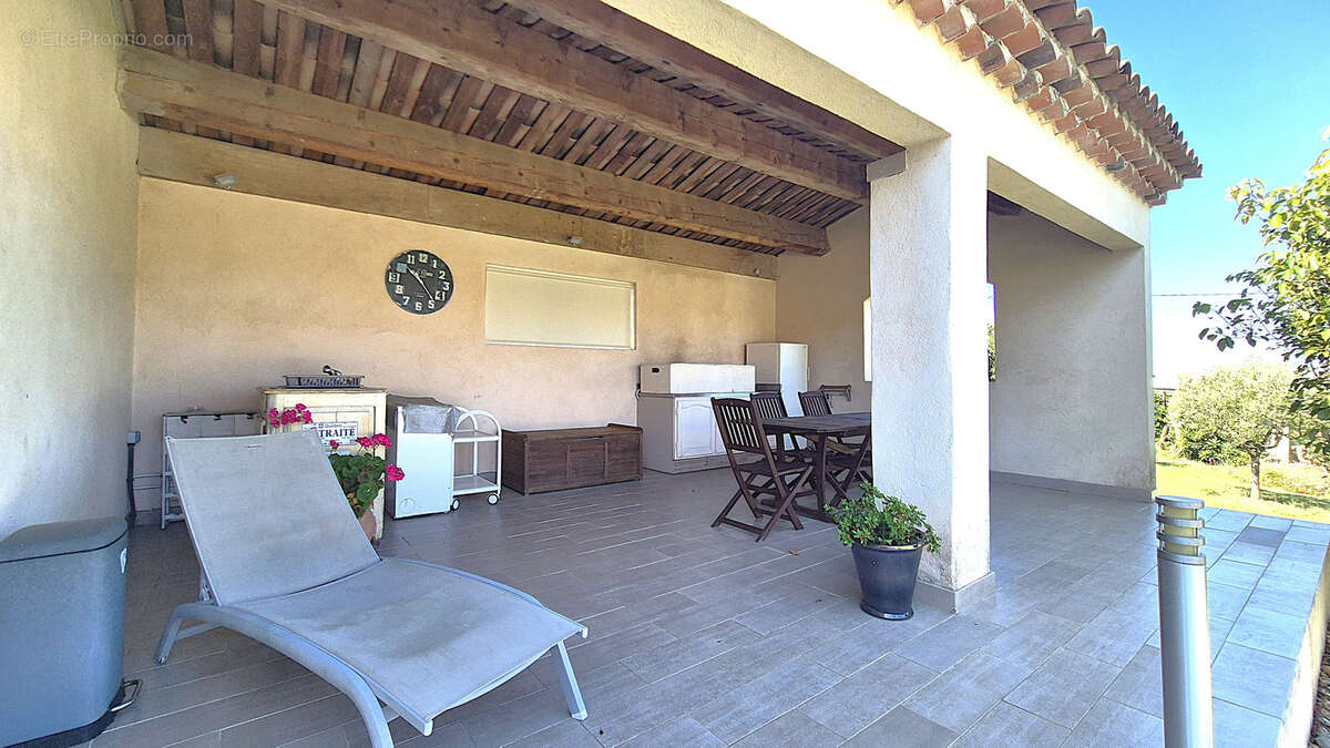 Villa de plain-pied au calme absolu avec piscine, studio indépendant et vaste terrain arboré - photo 16