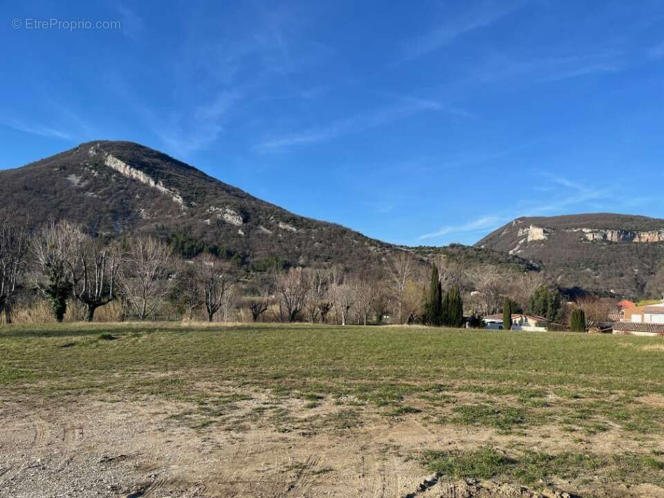 Terrain à PONT-DE-BARRET