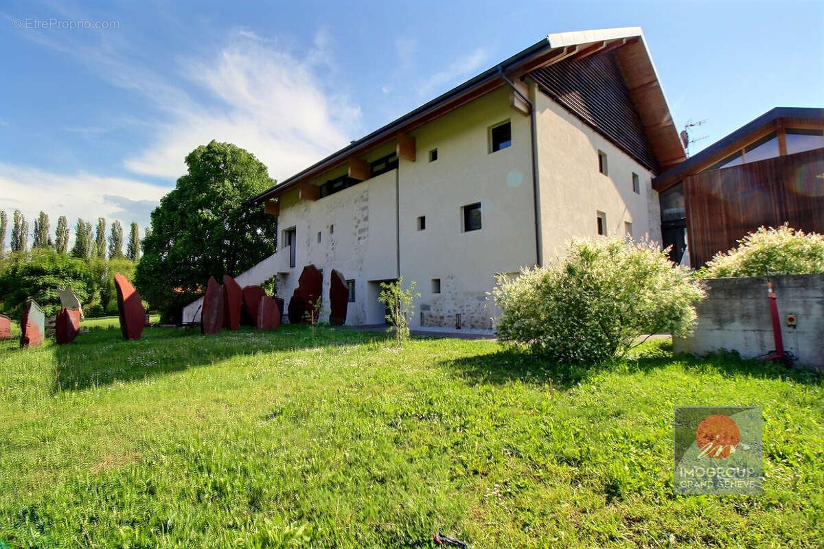 Apprtement duplex en état plateau brut  de 206 m² à Reignier - photo 2