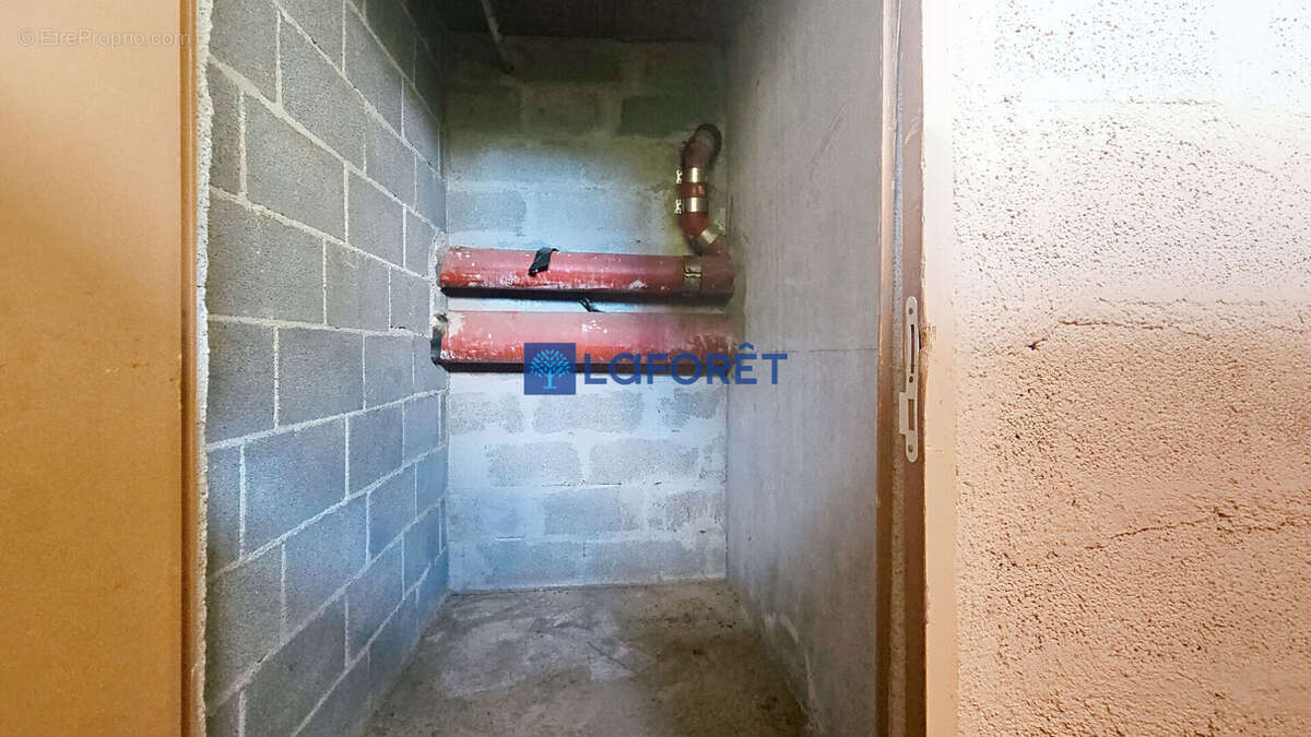 Appartement à SAINT-LAURENT-DU-VAR