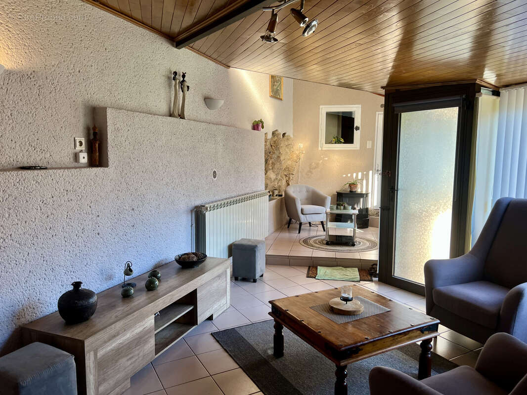 Maison à TOUR-DE-FAURE