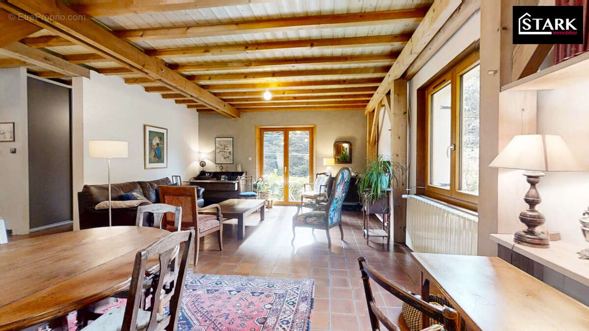 Maison à SAINT-HIPPOLYTE