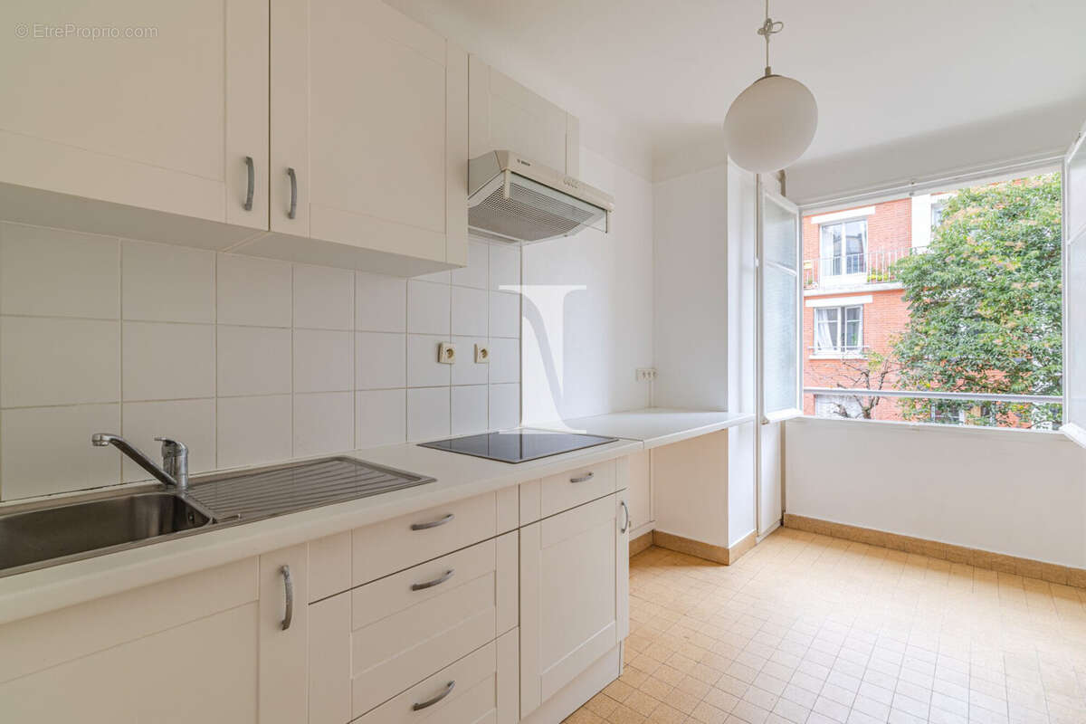 Appartement à PARIS-17E
