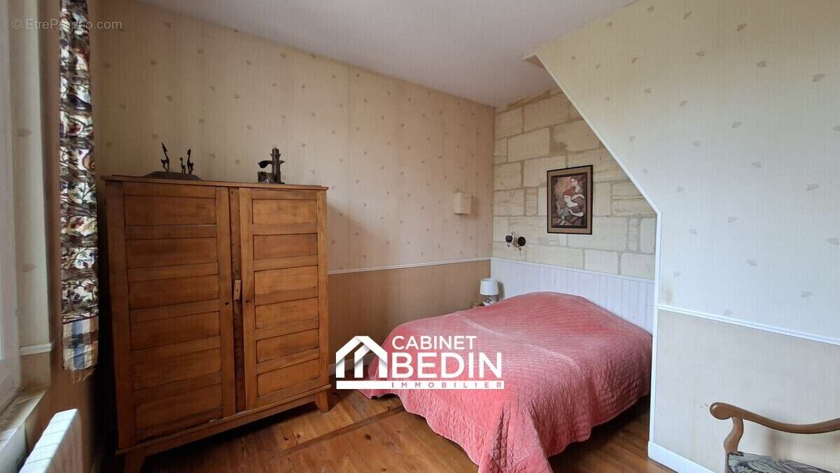 Maison 130 m² à Saint-Andre-De-Cubzac  - photo 9