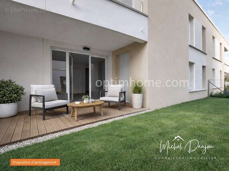 Appartement à PINS-JUSTARET