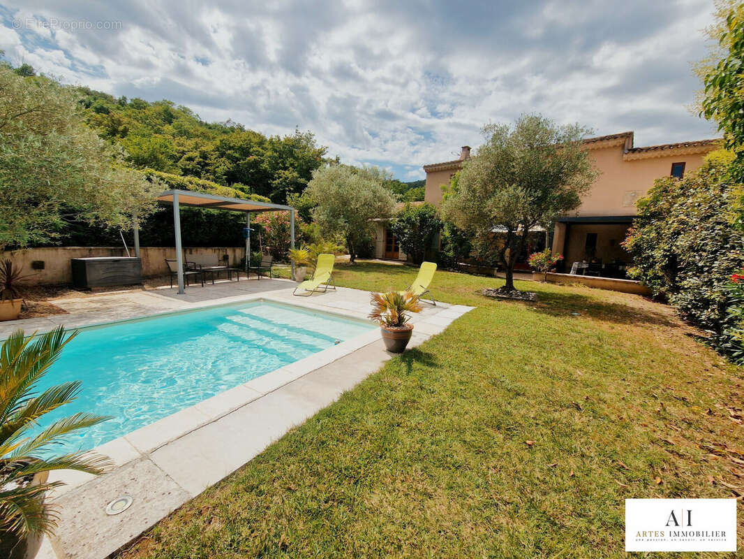 Maison 179 m² à Saint-Thome  - photo 2