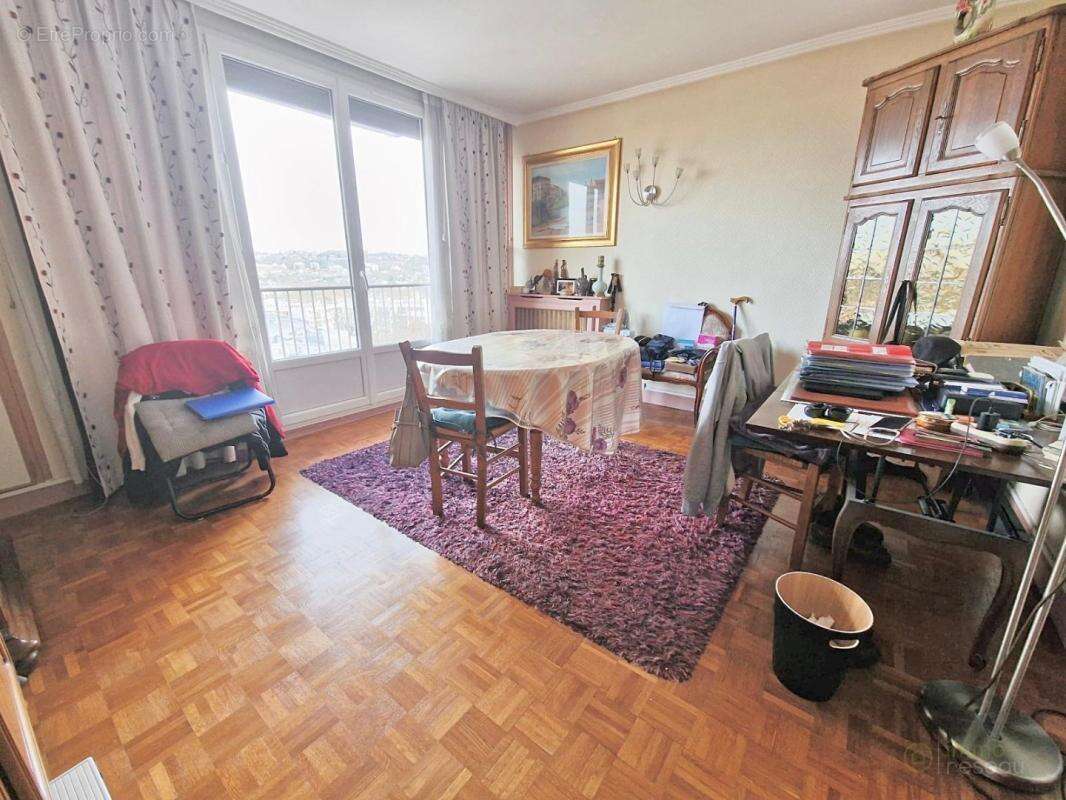 Appartement à LE PERREUX-SUR-MARNE