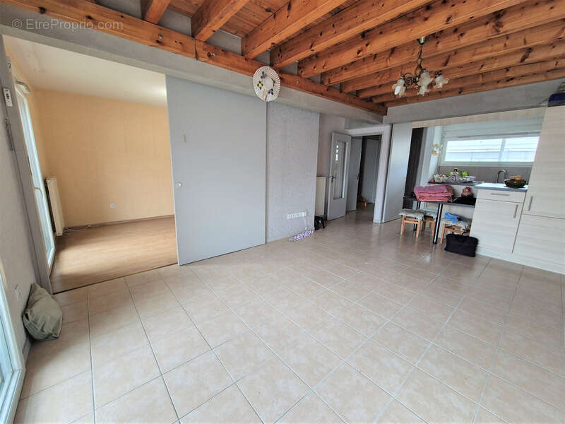 Appartement Duplex Dernier étage T4/T5 Grenoble Jean Perrot avec vue montagne et Terrasse - photo 4