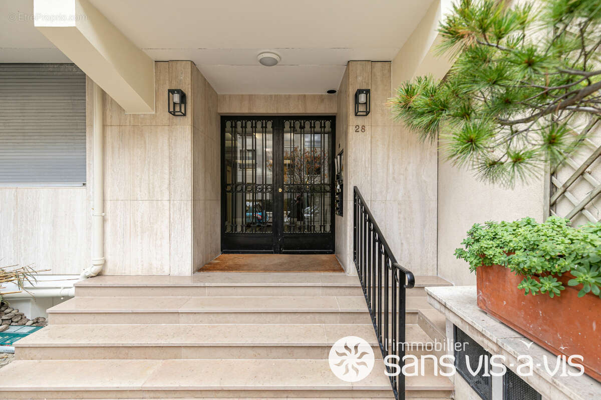 Appartement à NEUILLY-SUR-SEINE