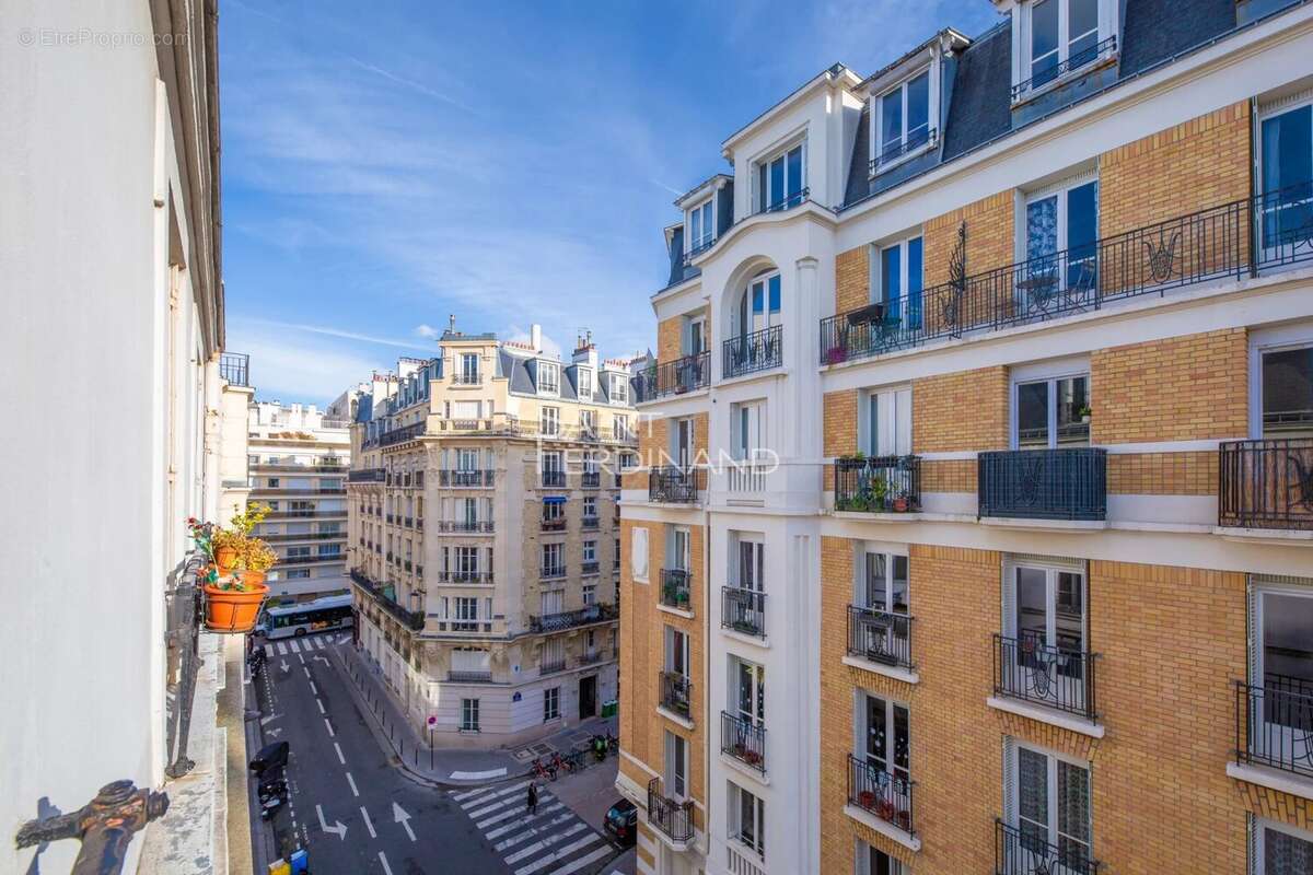 Appartement à PARIS-15E