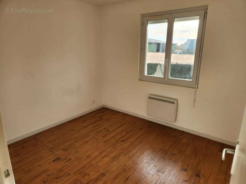 Maison à TREMBLAY-LES-VILLAGES