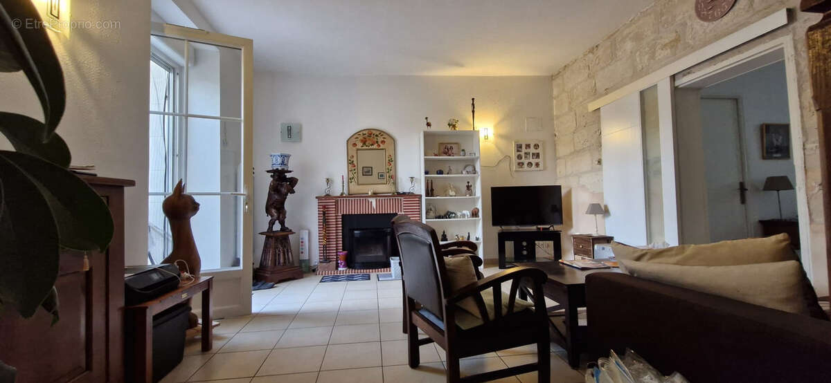 Maison à MORTAGNE-SUR-GIRONDE