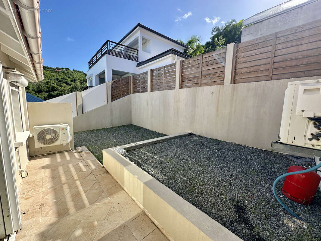 Maison à CAPESTERRE-BELLE-EAU