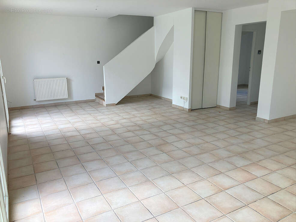 Maison à MONTELIMAR