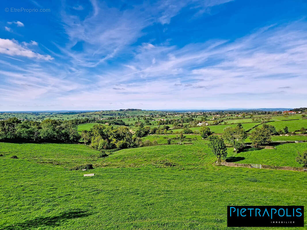 Maison à LA CLAYETTE
