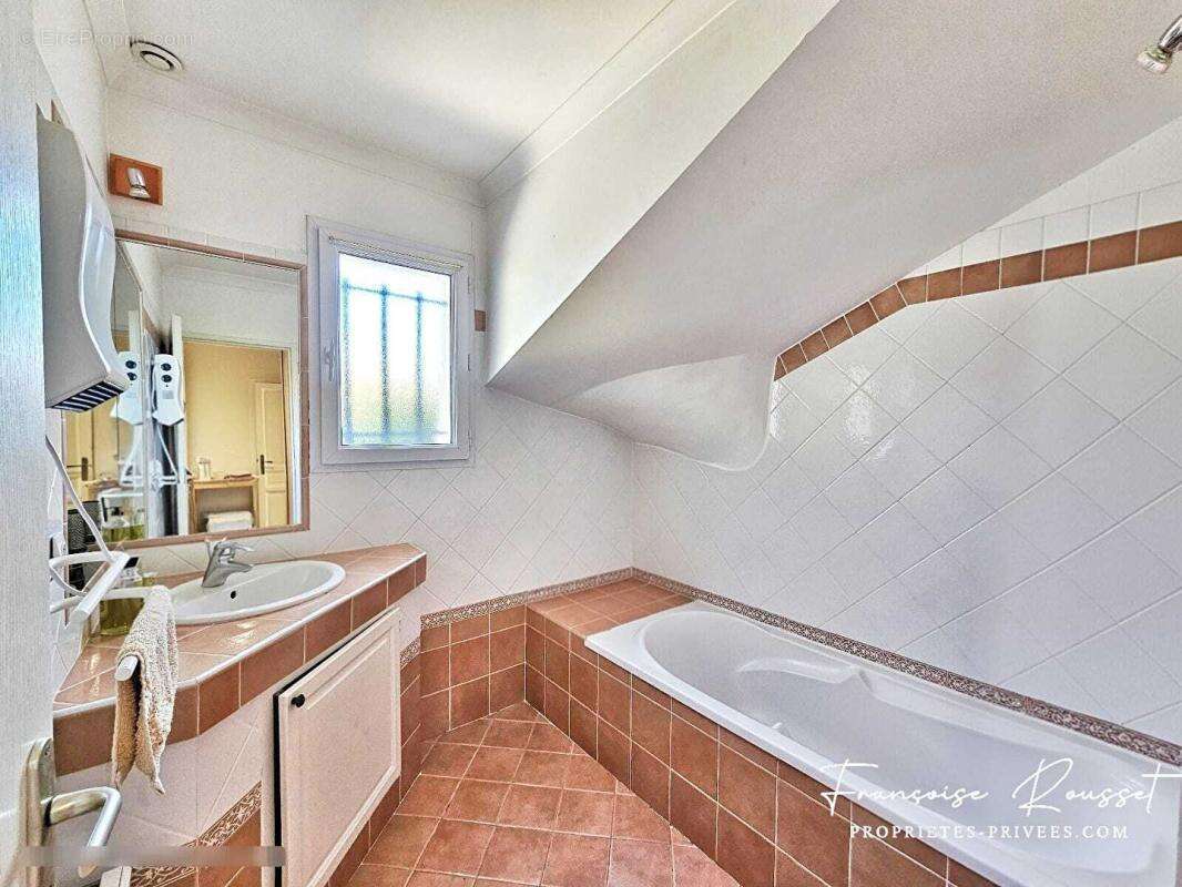 Maison à BOUILLARGUES