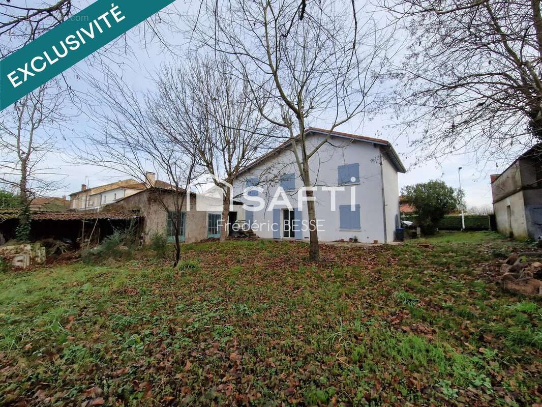 Maison 124 m² à Saint-Hilaire-De-Lusignan  - photo 3