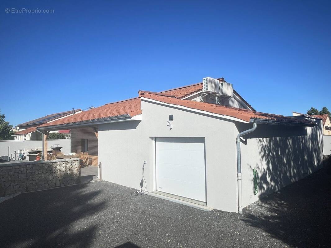 Maison à PONT-DU-CHATEAU