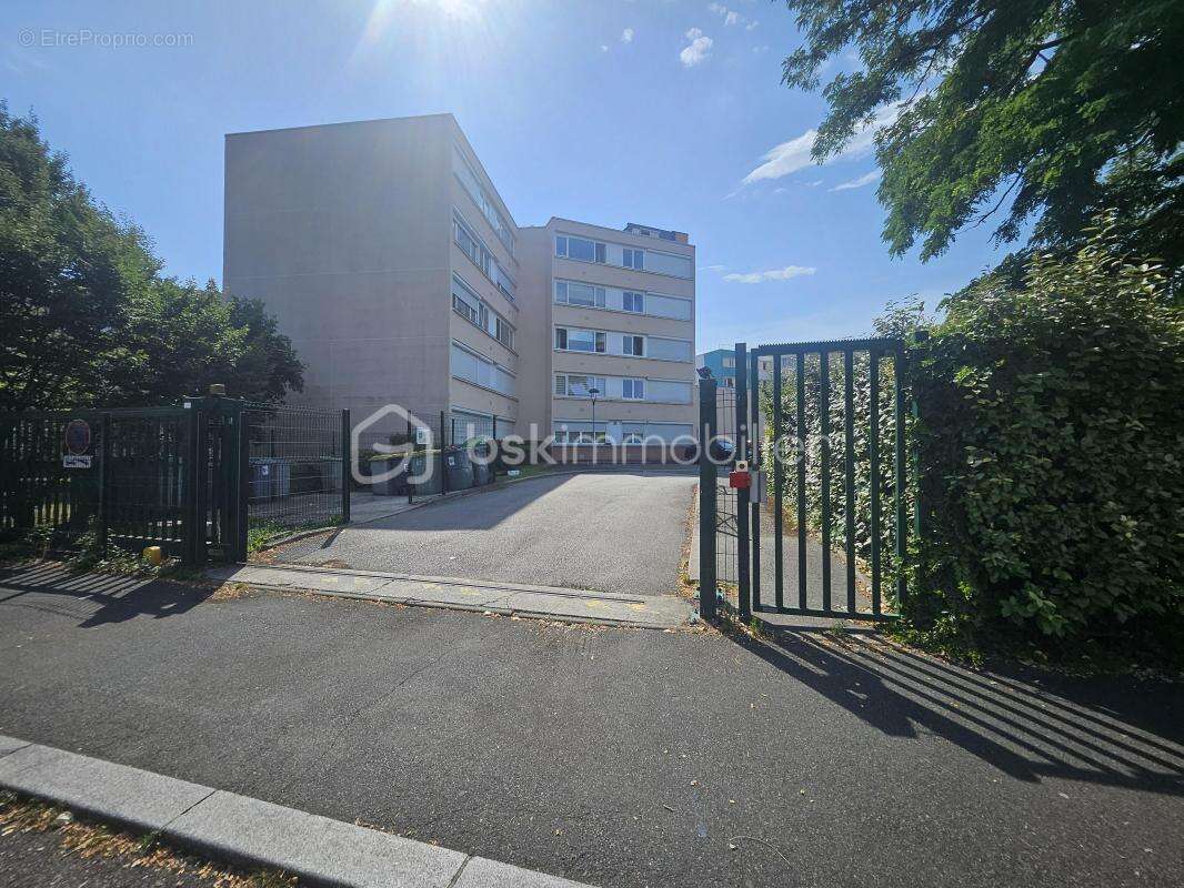 Appartement à LES MUREAUX