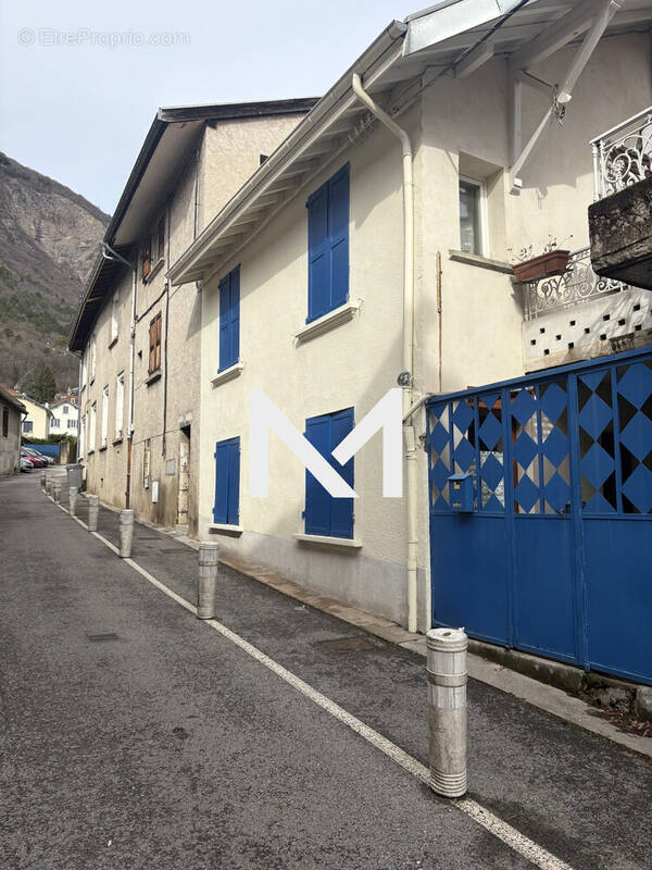 Maison à LA TRONCHE