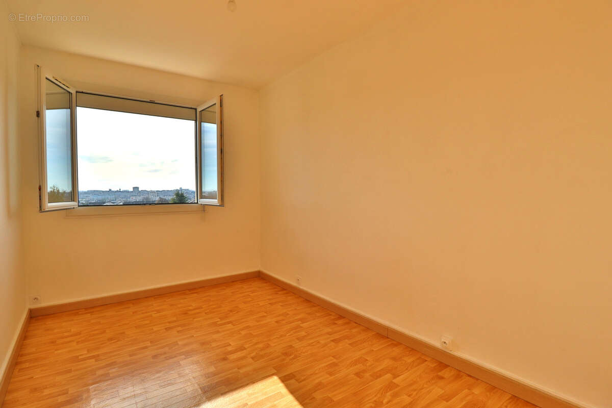 Appartement à LA CHAPELLE-SAINT-LUC