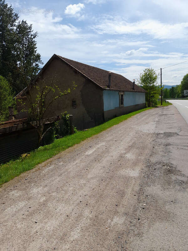 Ferme rénovée, sur 49 ares avec rivière - photo 5