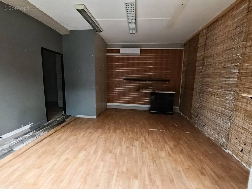 Commerce à VALRAS-PLAGE