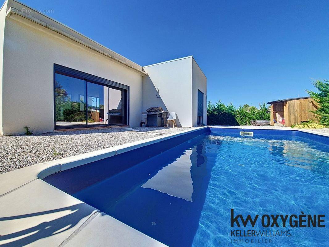 Maison à PEYRESTORTES