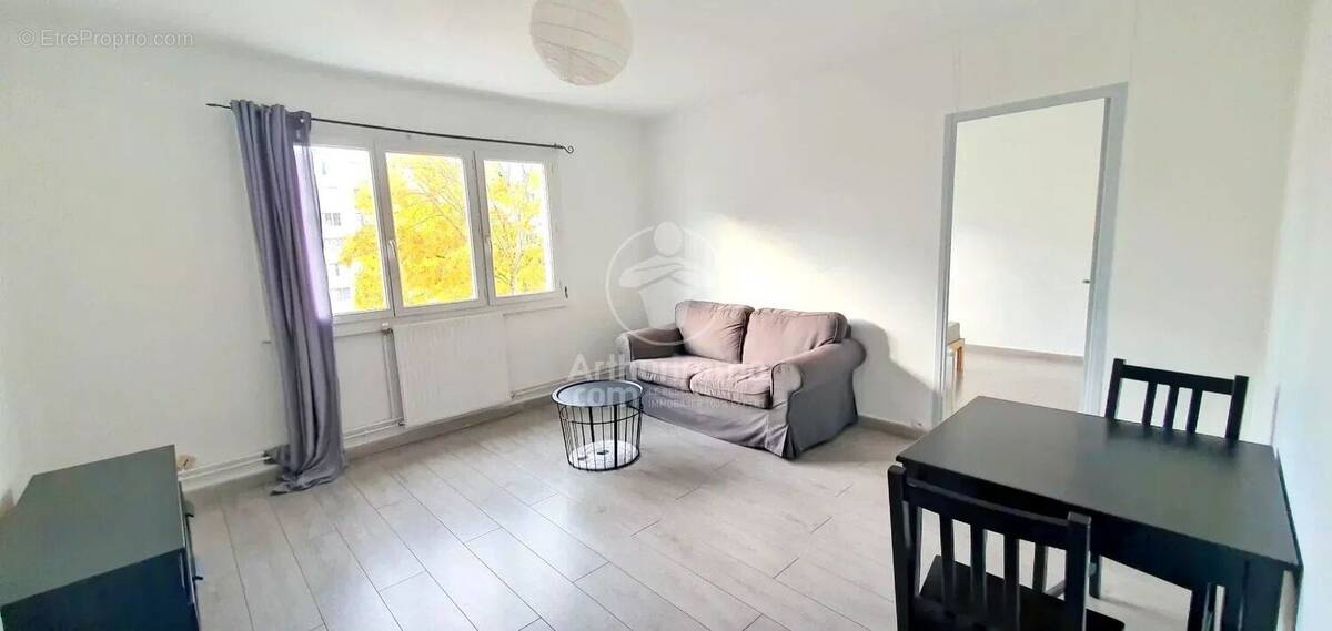 Appartement à DEVILLE-LES-ROUEN