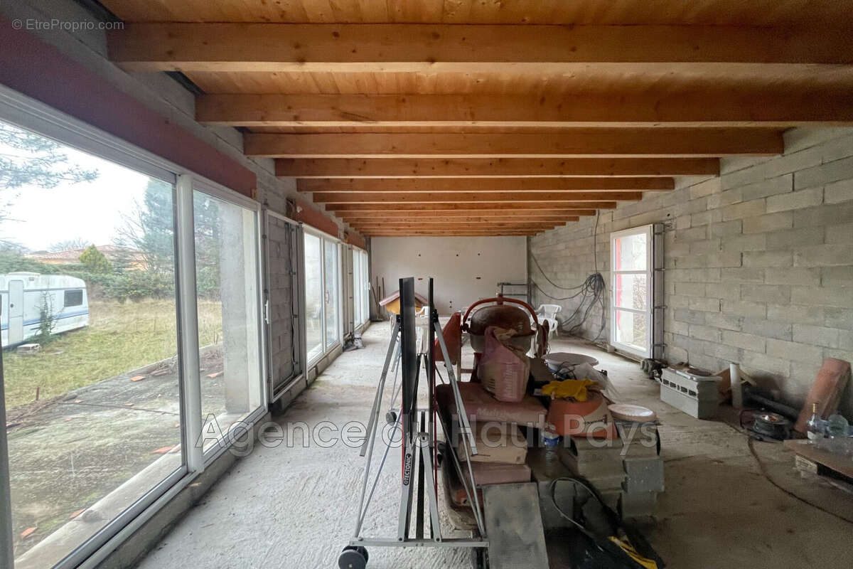 Maison à SAINT-CEZAIRE-SUR-SIAGNE