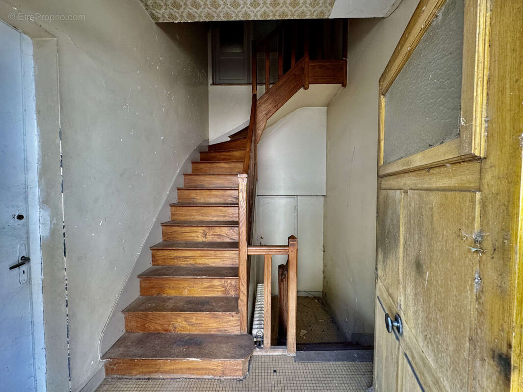 Commerce à MOULEYDIER